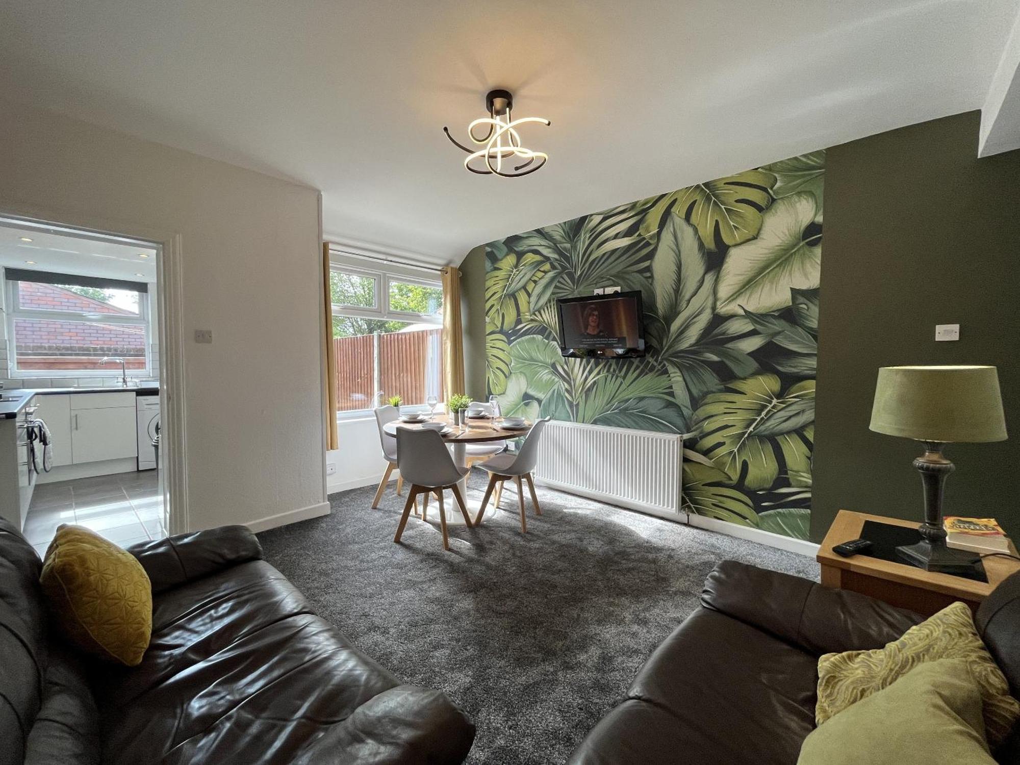 Modernised Central Wigan Townhouse Sleeps Up To 6 Екстер'єр фото