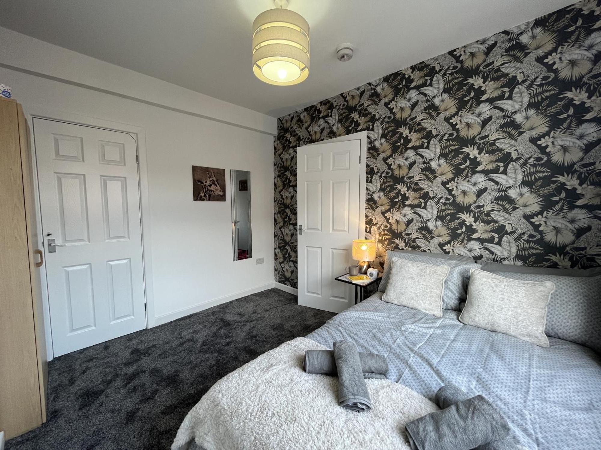 Modernised Central Wigan Townhouse Sleeps Up To 6 Екстер'єр фото
