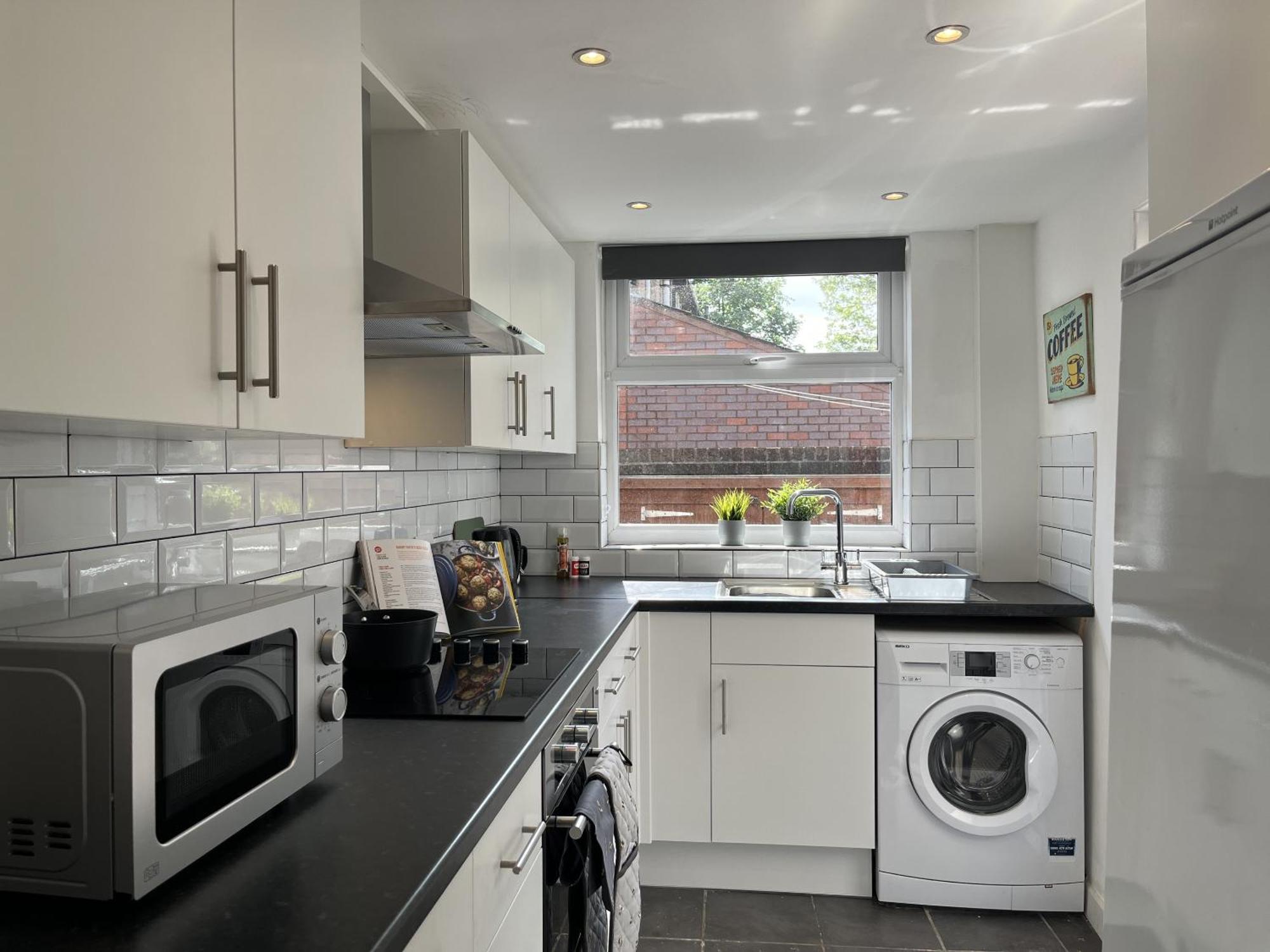 Modernised Central Wigan Townhouse Sleeps Up To 6 Екстер'єр фото