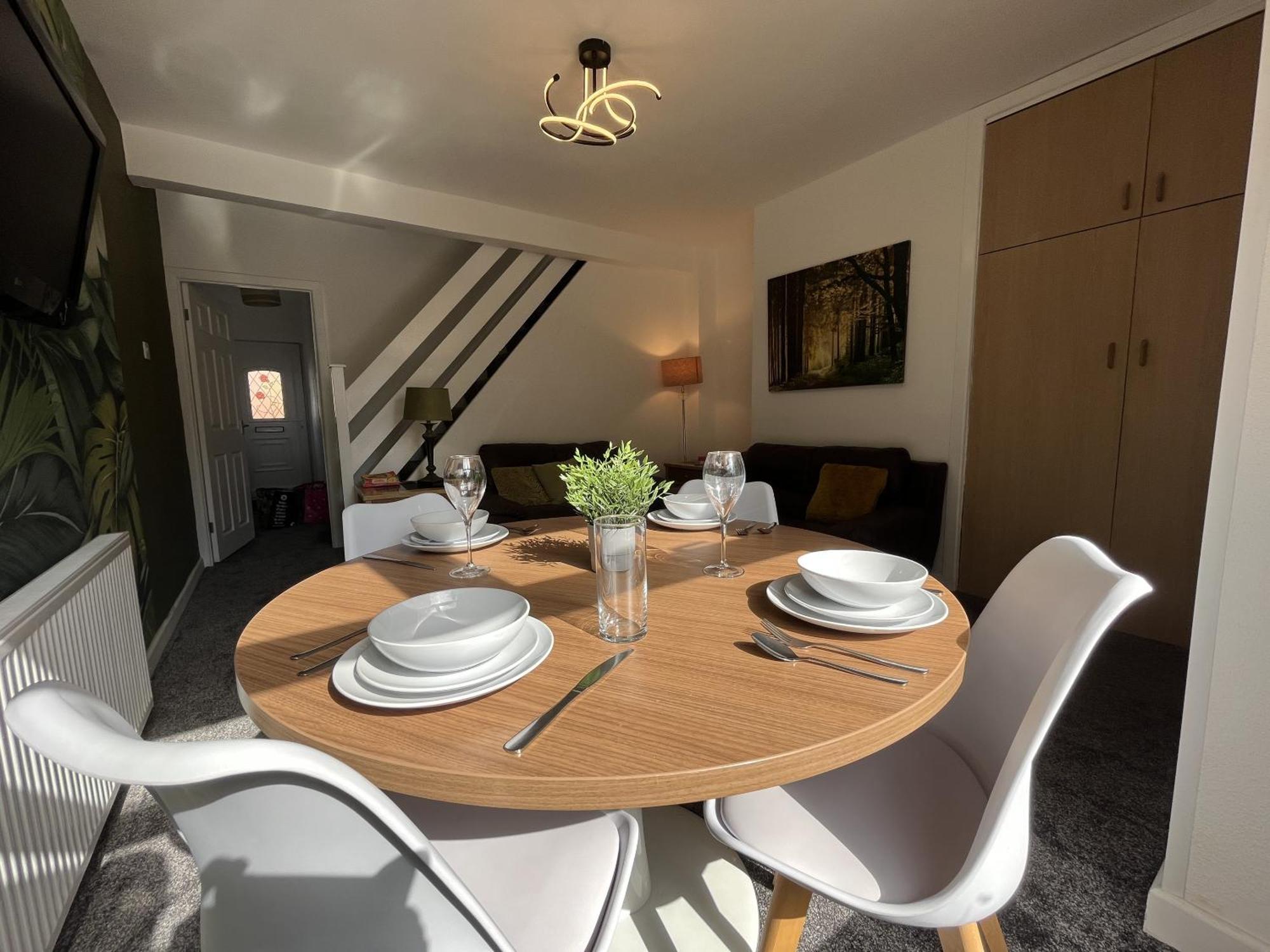Modernised Central Wigan Townhouse Sleeps Up To 6 Екстер'єр фото